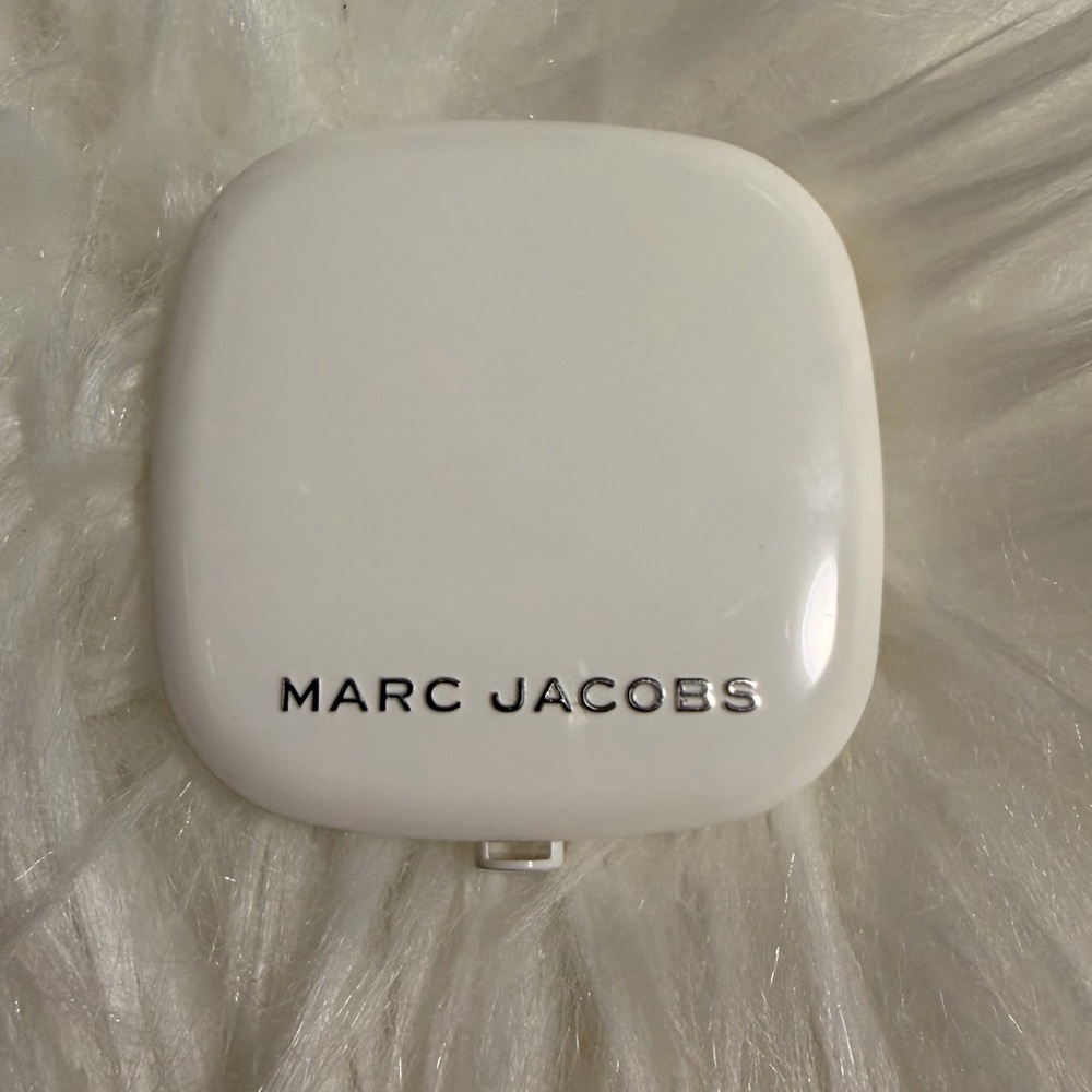 Marc Jacobs Omega Bronzer